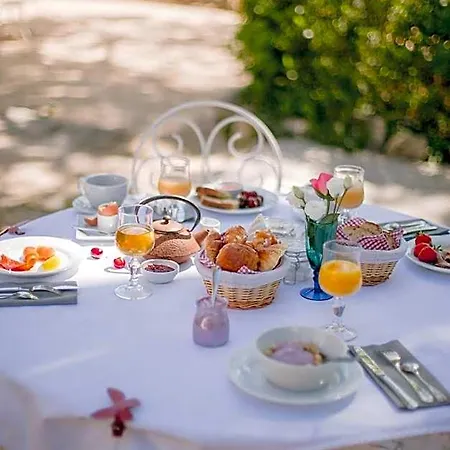 Hotel Chateau De Varenne 4*