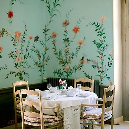 فندق Chateau De Varenne Pujaut