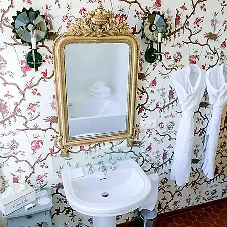 Chateau De Varenne 4*