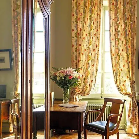 فندق Chateau De Varenne
